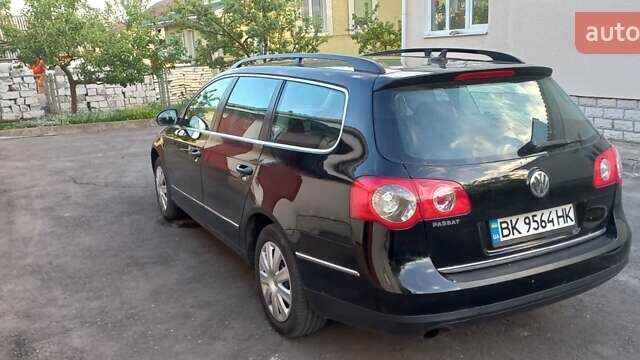 Черный Фольксваген Пассат, объемом двигателя 1.6 л и пробегом 370 тыс. км за 5200 $, фото 4 на Automoto.ua