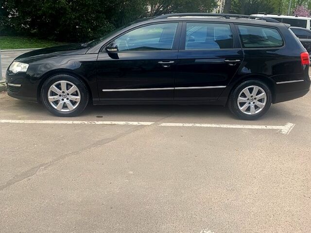 Чорний Фольксваген Пассат, об'ємом двигуна 2 л та пробігом 320 тис. км за 5300 $, фото 4 на Automoto.ua