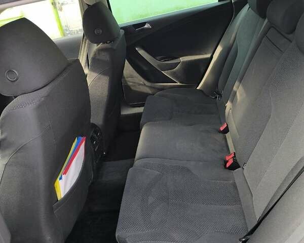 Черный Фольксваген Пассат, объемом двигателя 1.97 л и пробегом 220 тыс. км за 6750 $, фото 9 на Automoto.ua