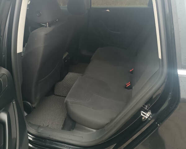 Чорний Фольксваген Пассат, об'ємом двигуна 2 л та пробігом 280 тис. км за 6950 $, фото 4 на Automoto.ua