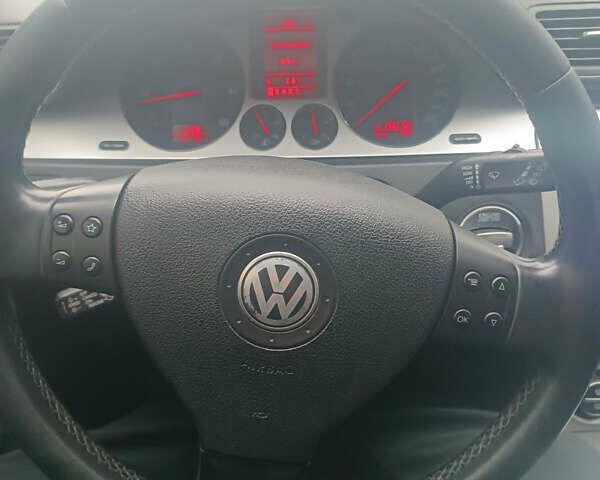 Чорний Фольксваген Пассат, об'ємом двигуна 2 л та пробігом 280 тис. км за 6950 $, фото 7 на Automoto.ua