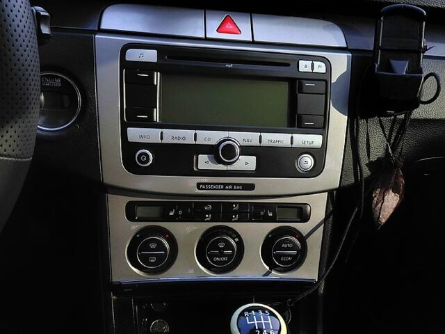 Чорний Фольксваген Пассат, об'ємом двигуна 2 л та пробігом 280 тис. км за 5600 $, фото 3 на Automoto.ua