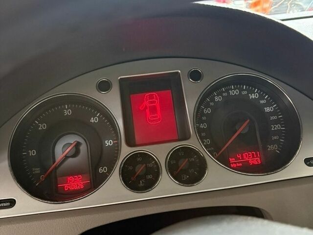 Черный Фольксваген Пассат, объемом двигателя 1.97 л и пробегом 410 тыс. км за 4500 $, фото 9 на Automoto.ua