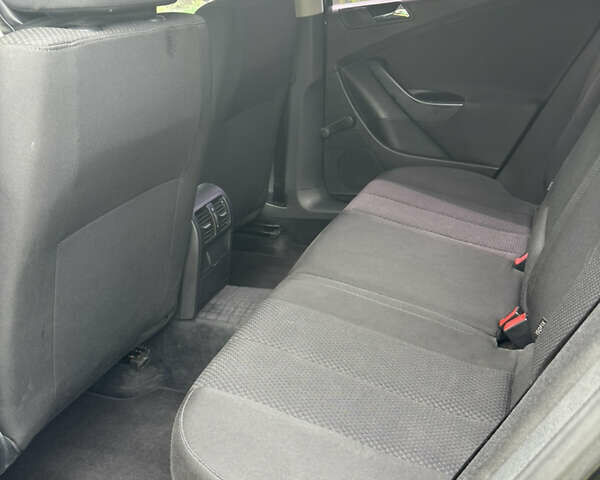 Черный Фольксваген Пассат, объемом двигателя 1.6 л и пробегом 183 тыс. км за 6500 $, фото 14 на Automoto.ua