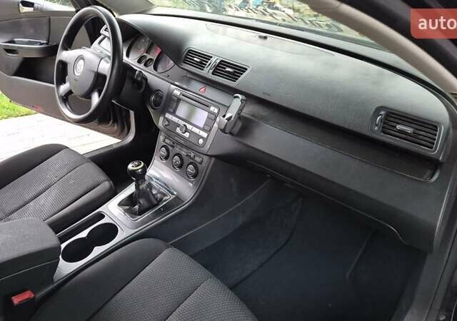 Чорний Фольксваген Пассат, об'ємом двигуна 1.97 л та пробігом 198 тис. км за 4533 $, фото 7 на Automoto.ua