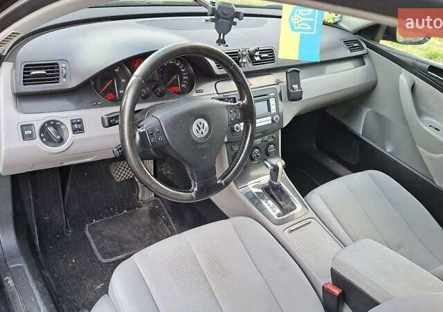 Черный Фольксваген Пассат, объемом двигателя 2 л и пробегом 470 тыс. км за 5249 $, фото 25 на Automoto.ua
