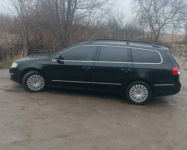 Чорний Фольксваген Пассат, об'ємом двигуна 2 л та пробігом 280 тис. км за 6950 $, фото 2 на Automoto.ua