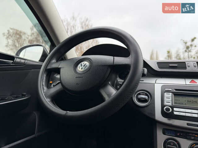 Черный Фольксваген Пассат, объемом двигателя 1.97 л и пробегом 370 тыс. км за 5500 $, фото 49 на Automoto.ua