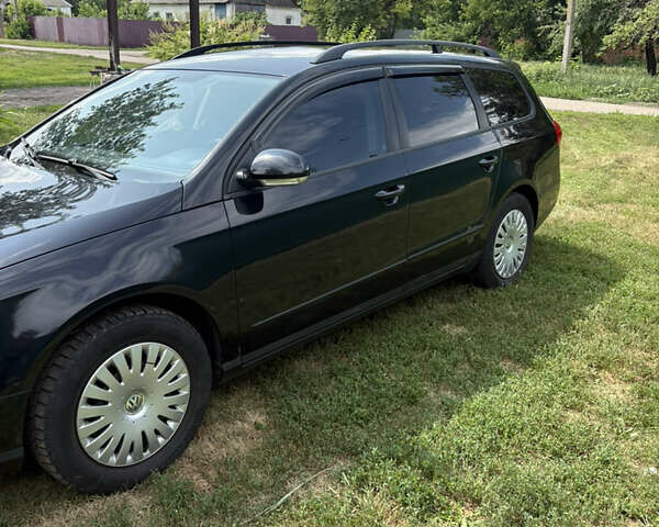 Черный Фольксваген Пассат, объемом двигателя 1.6 л и пробегом 183 тыс. км за 6500 $, фото 4 на Automoto.ua