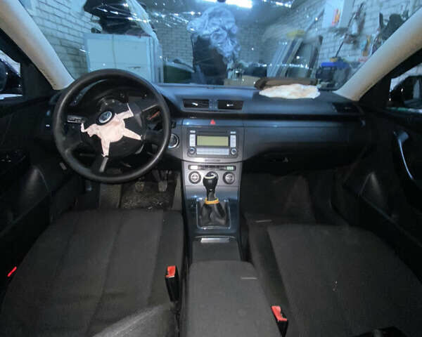 Черный Фольксваген Пассат, объемом двигателя 2 л и пробегом 283 тыс. км за 3200 $, фото 2 на Automoto.ua