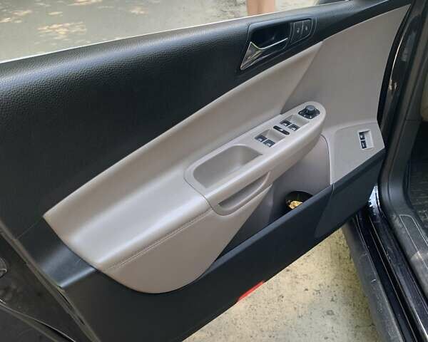 Черный Фольксваген Пассат, объемом двигателя 1.97 л и пробегом 350 тыс. км за 6500 $, фото 9 на Automoto.ua