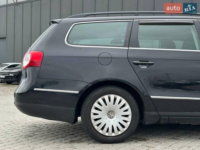 Черный Фольксваген Пассат, объемом двигателя 2 л и пробегом 288 тыс. км за 7290 $, фото 9 на Automoto.ua