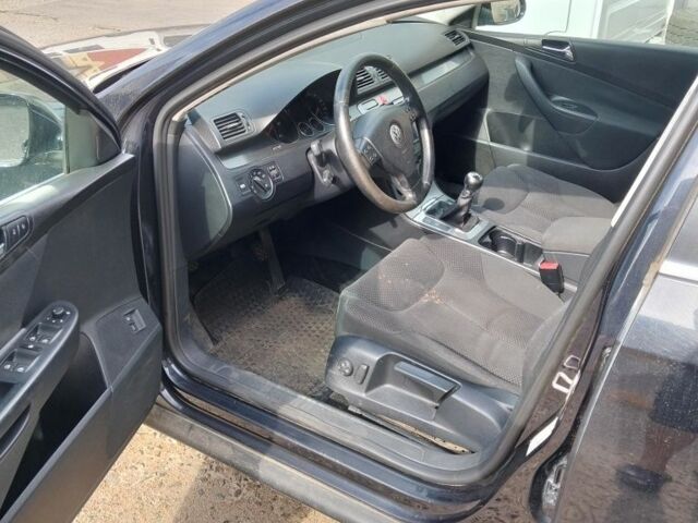 Чорний Фольксваген Пассат, об'ємом двигуна 2 л та пробігом 220 тис. км за 4000 $, фото 5 на Automoto.ua