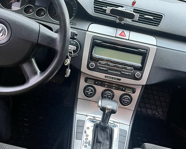 Чорний Фольксваген Пассат, об'ємом двигуна 1.97 л та пробігом 270 тис. км за 5800 $, фото 16 на Automoto.ua