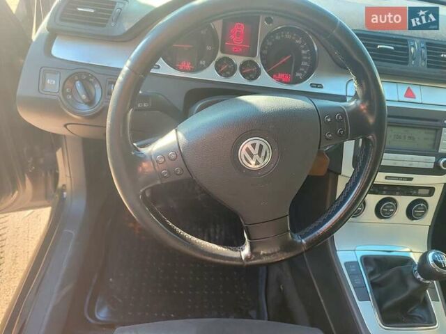 Черный Фольксваген Пассат, объемом двигателя 2 л и пробегом 339 тыс. км за 5800 $, фото 3 на Automoto.ua