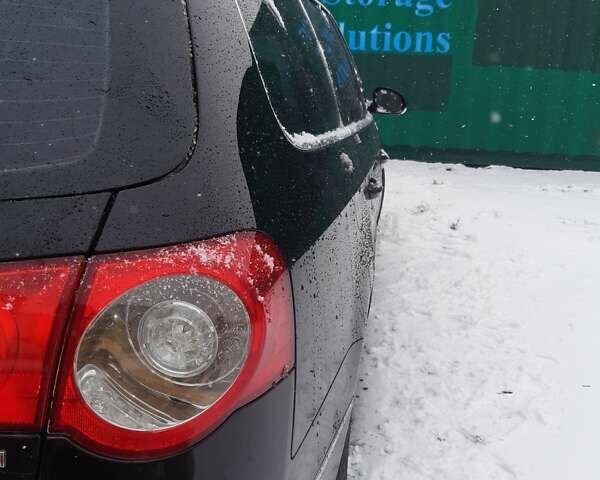 Чорний Фольксваген Пассат, об'ємом двигуна 2 л та пробігом 273 тис. км за 7850 $, фото 4 на Automoto.ua