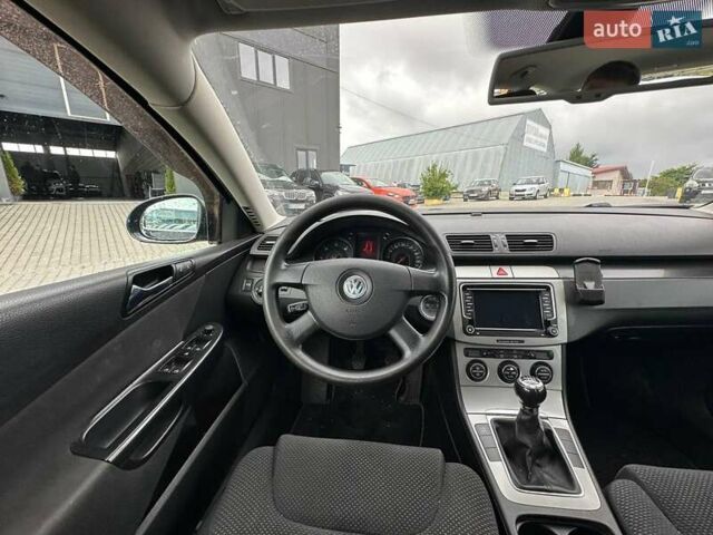 Черный Фольксваген Пассат, объемом двигателя 2 л и пробегом 288 тыс. км за 7290 $, фото 26 на Automoto.ua