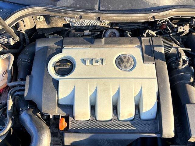 Чорний Фольксваген Пассат, об'ємом двигуна 2 л та пробігом 284 тис. км за 7000 $, фото 5 на Automoto.ua