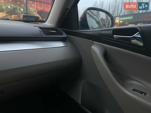 Черный Фольксваген Пассат, объемом двигателя 1.97 л и пробегом 350 тыс. км за 6500 $, фото 19 на Automoto.ua