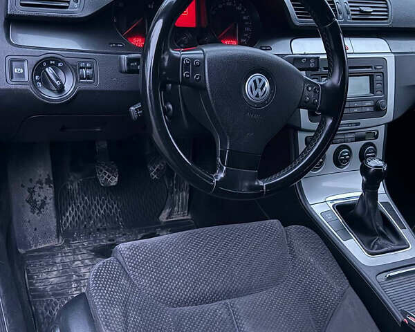 Черный Фольксваген Пассат, объемом двигателя 1.9 л и пробегом 400 тыс. км за 5500 $, фото 15 на Automoto.ua