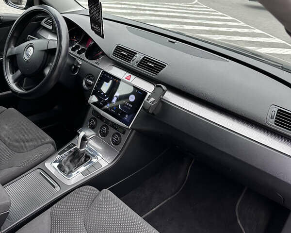 Чорний Фольксваген Пассат, об'ємом двигуна 2 л та пробігом 327 тис. км за 5899 $, фото 13 на Automoto.ua