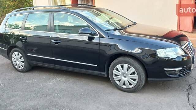 Черный Фольксваген Пассат, объемом двигателя 1.6 л и пробегом 370 тыс. км за 5200 $, фото 3 на Automoto.ua