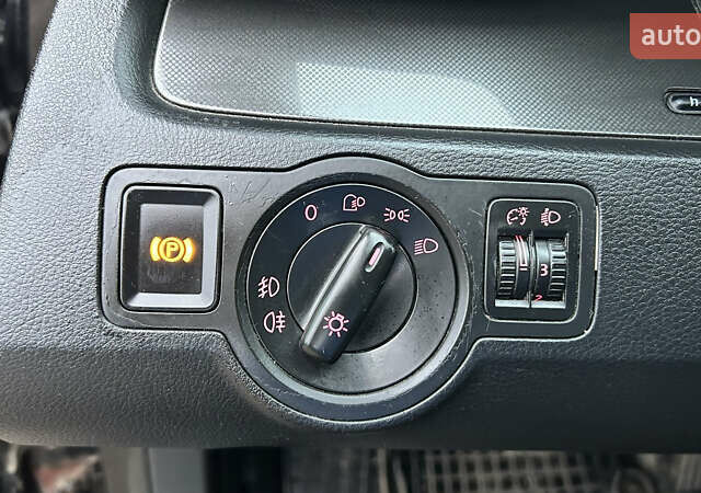 Чорний Фольксваген Пассат, об'ємом двигуна 1.6 л та пробігом 280 тис. км за 5450 $, фото 7 на Automoto.ua