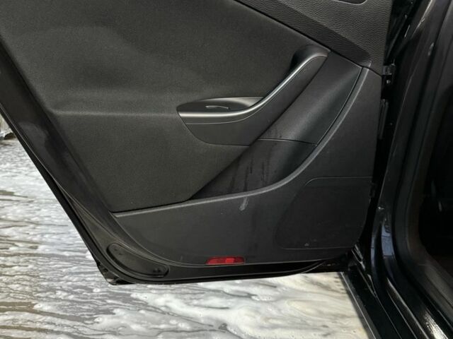 Черный Фольксваген Пассат, объемом двигателя 2 л и пробегом 400 тыс. км за 3500 $, фото 7 на Automoto.ua