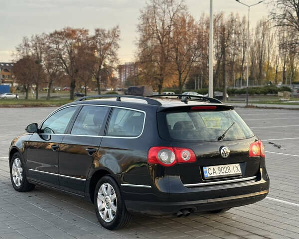 Черный Фольксваген Пассат, объемом двигателя 2 л и пробегом 263 тыс. км за 5450 $, фото 2 на Automoto.ua
