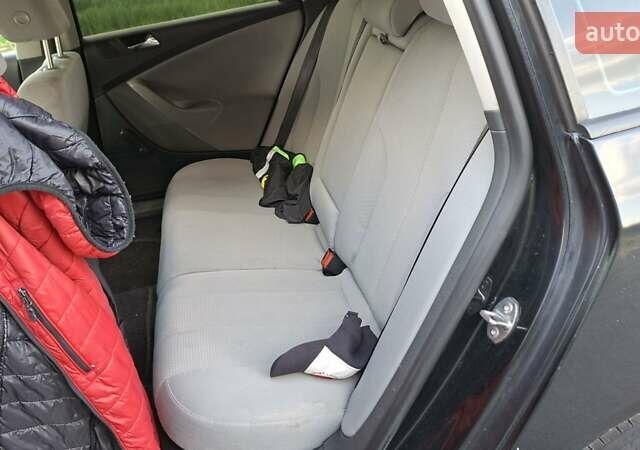 Черный Фольксваген Пассат, объемом двигателя 2 л и пробегом 470 тыс. км за 5249 $, фото 23 на Automoto.ua