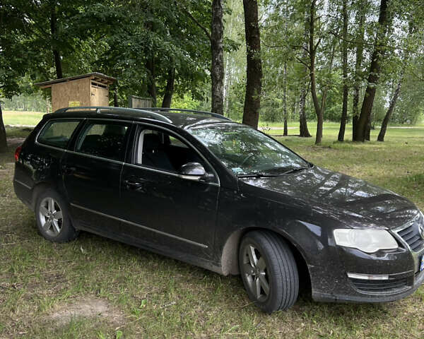 Черный Фольксваген Пассат, объемом двигателя 1.97 л и пробегом 340 тыс. км за 6200 $, фото 1 на Automoto.ua