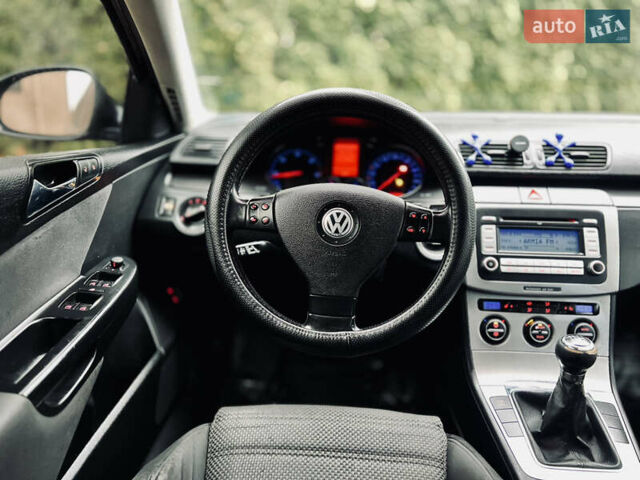 Черный Фольксваген Пассат, объемом двигателя 2 л и пробегом 349 тыс. км за 5099 $, фото 20 на Automoto.ua