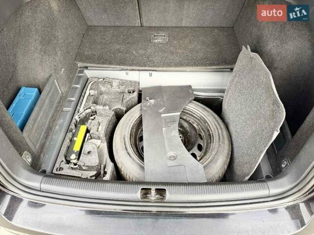 Черный Фольксваген Пассат, объемом двигателя 2 л и пробегом 403 тыс. км за 5499 $, фото 29 на Automoto.ua