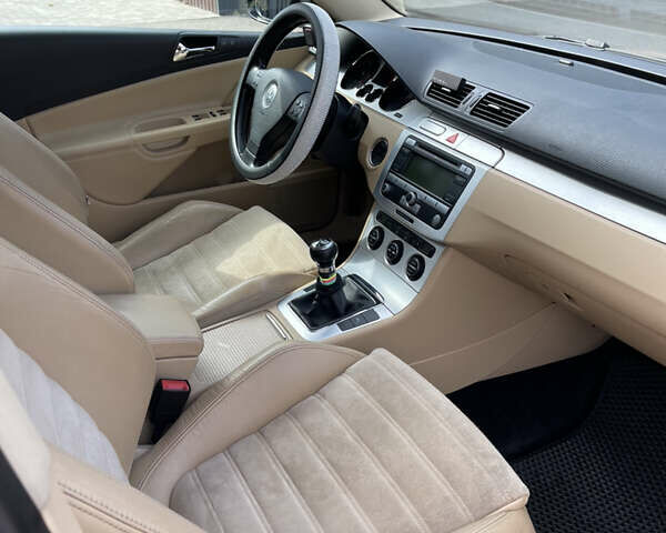 Чорний Фольксваген Пассат, об'ємом двигуна 2 л та пробігом 285 тис. км за 8500 $, фото 22 на Automoto.ua