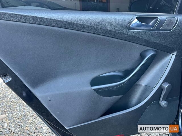 Черный Фольксваген Пассат, объемом двигателя 1.9 л и пробегом 268 тыс. км за 6200 $, фото 14 на Automoto.ua