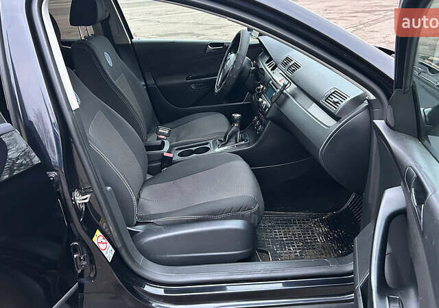 Чорний Фольксваген Пассат, об'ємом двигуна 1.6 л та пробігом 280 тис. км за 5450 $, фото 10 на Automoto.ua