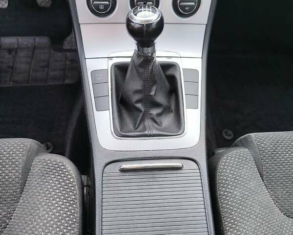 Черный Фольксваген Пассат, объемом двигателя 1.97 л и пробегом 220 тыс. км за 6750 $, фото 7 на Automoto.ua