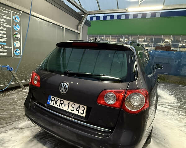 Черный Фольксваген Пассат, объемом двигателя 2 л и пробегом 400 тыс. км за 3500 $, фото 4 на Automoto.ua