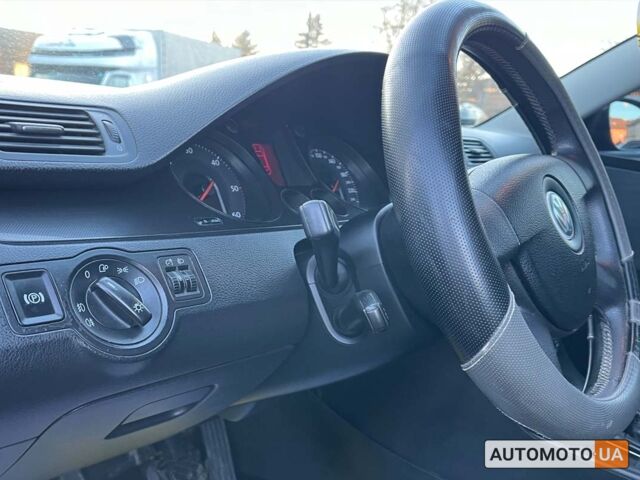 Черный Фольксваген Пассат, объемом двигателя 1.9 л и пробегом 268 тыс. км за 6200 $, фото 13 на Automoto.ua