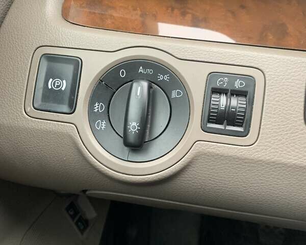 Черный Фольксваген Пассат, объемом двигателя 2 л и пробегом 300 тыс. км за 4700 $, фото 15 на Automoto.ua