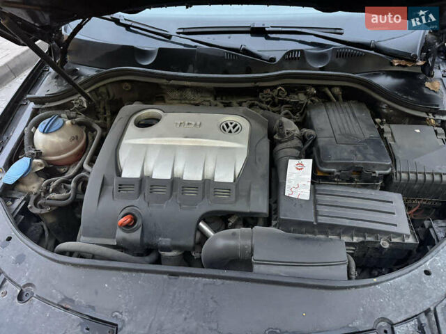 Черный Фольксваген Пассат, объемом двигателя 1.97 л и пробегом 350 тыс. км за 6500 $, фото 10 на Automoto.ua
