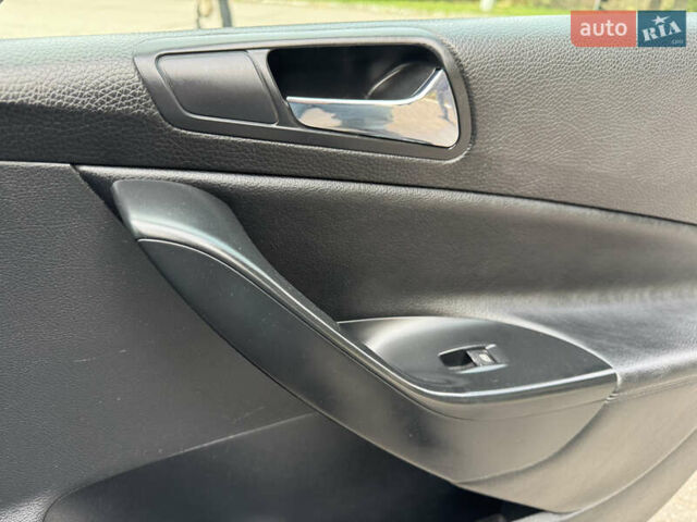 Черный Фольксваген Пассат, объемом двигателя 2 л и пробегом 290 тыс. км за 5699 $, фото 29 на Automoto.ua