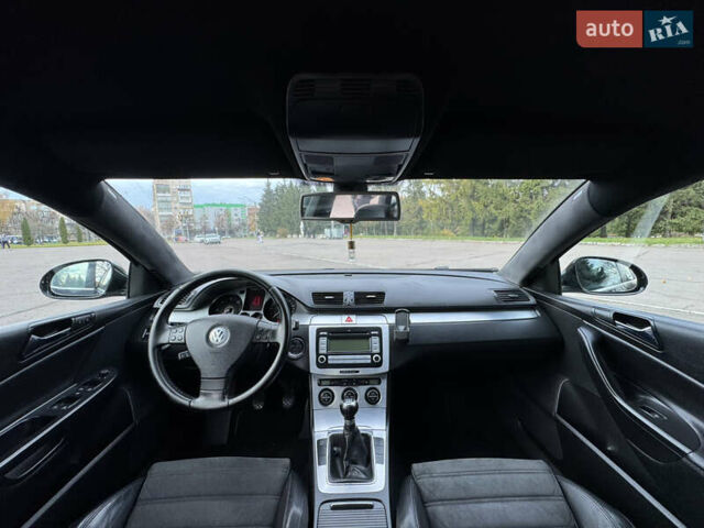 Черный Фольксваген Пассат, объемом двигателя 2 л и пробегом 290 тыс. км за 5699 $, фото 67 на Automoto.ua