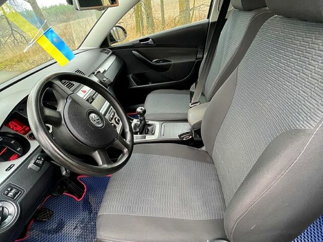 Черный Фольксваген Пассат, объемом двигателя 2 л и пробегом 287 тыс. км за 6699 $, фото 8 на Automoto.ua