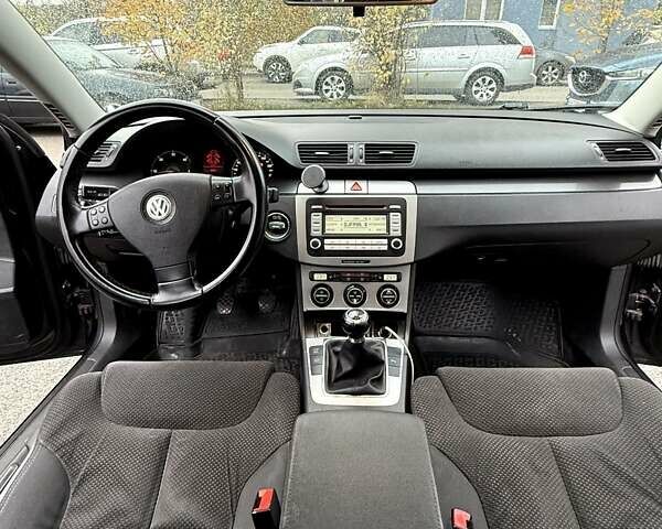 Черный Фольксваген Пассат, объемом двигателя 1.97 л и пробегом 359 тыс. км за 6500 $, фото 1 на Automoto.ua