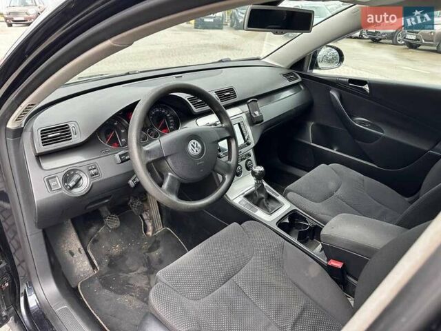 Черный Фольксваген Пассат, объемом двигателя 2 л и пробегом 288 тыс. км за 7290 $, фото 17 на Automoto.ua