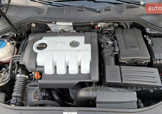 Черный Фольксваген Пассат, объемом двигателя 2 л и пробегом 470 тыс. км за 5249 $, фото 11 на Automoto.ua