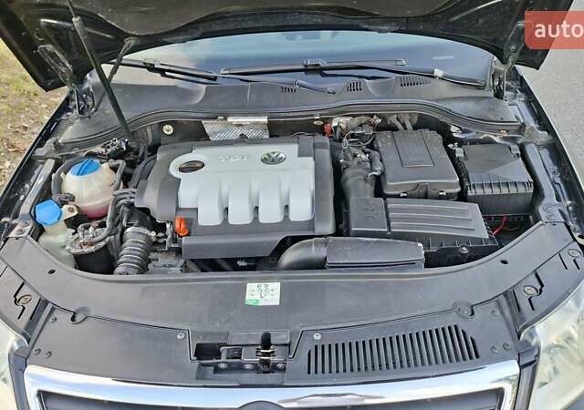 Черный Фольксваген Пассат, объемом двигателя 2 л и пробегом 470 тыс. км за 5249 $, фото 10 на Automoto.ua