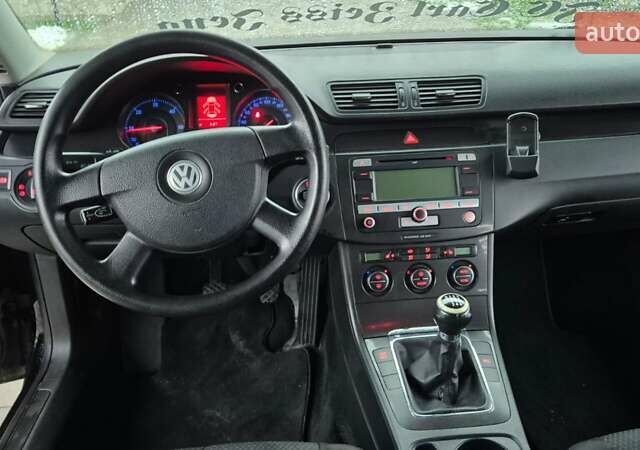 Чорний Фольксваген Пассат, об'ємом двигуна 1.97 л та пробігом 198 тис. км за 4533 $, фото 4 на Automoto.ua