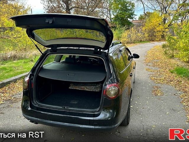 Черный Фольксваген Пассат, объемом двигателя 2 л и пробегом 245 тыс. км за 5500 $, фото 4 на Automoto.ua